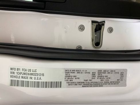 Used 2021 Jeep Cherokee Limited image 37