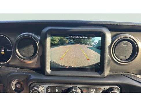 Used 2023 Jeep Wrangler Unlimited w/ Sun & Screen Package AWD/4WD image 22