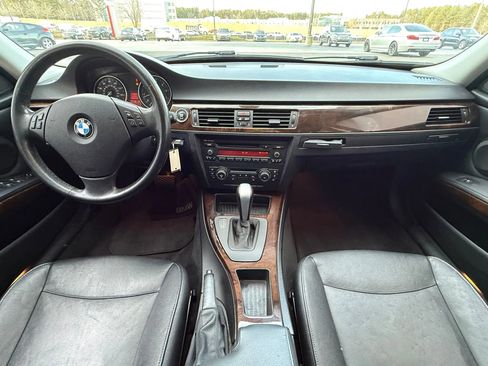 Used 2011 BMW 328i xDrive Sedan image 3
