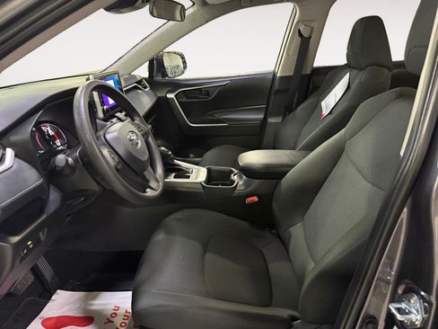 Used 2025 Toyota RAV4 LE FWD image 15