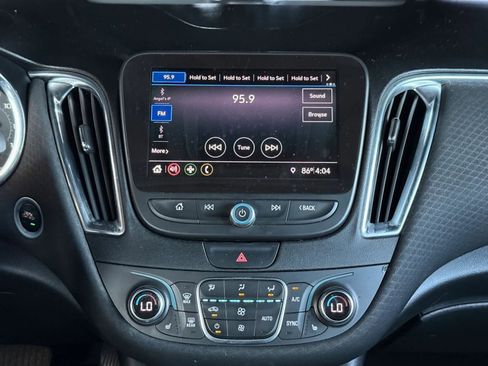 Used 2019 Chevrolet Malibu LT FWD image 50