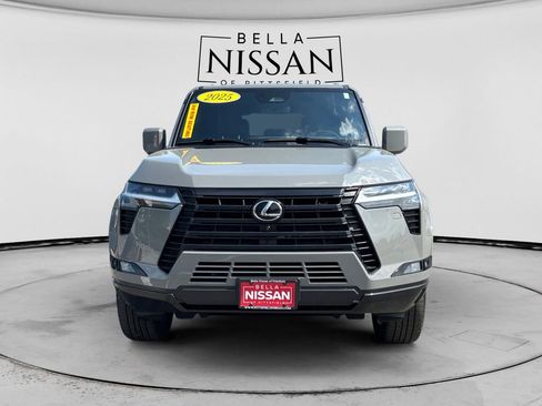 Used 2025 Lexus GX 550 w/ Cold Area Package AWD/4WD image 8