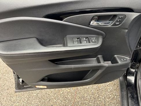 Used 2021 Honda Pilot Elite image 22