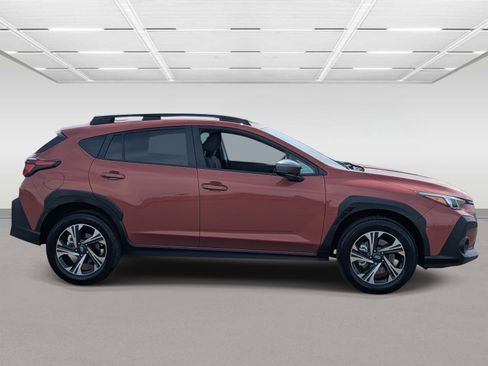 Used 2025 Subaru Crosstrek 2.0i Premium image 7