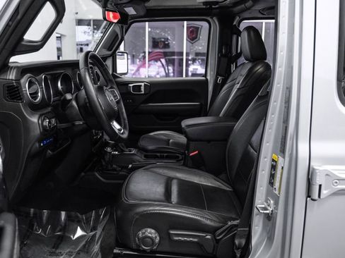 Used 2022 Jeep Wrangler Unlimited Sahara w/ Cold Weather Group image 4