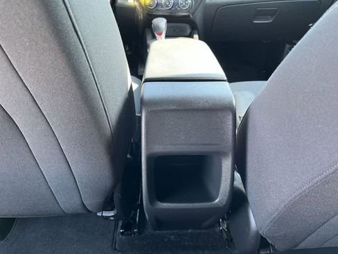 Used 2024 Chevrolet Trax RS FWD image 22