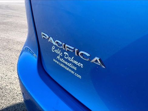 New 2026 Chrysler Pacifica Select FWD image 21