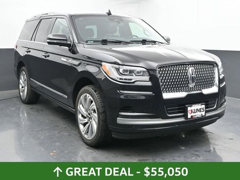 Used 2024 Lincoln Navigator Premiere image 4