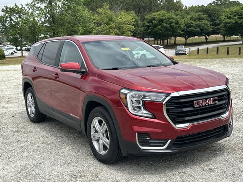 Used 2022 GMC Terrain SLE FWD image 3
