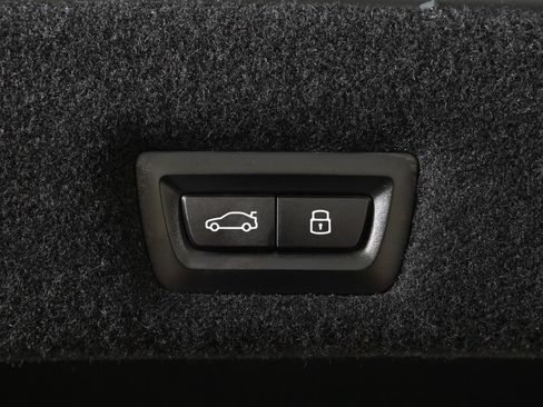 Used 2023 BMW i7 xDrive60 AWD/4WD image 13