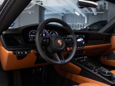 Certified 2026 Porsche 911 Targa 4 GTS AWD/4WD image 3