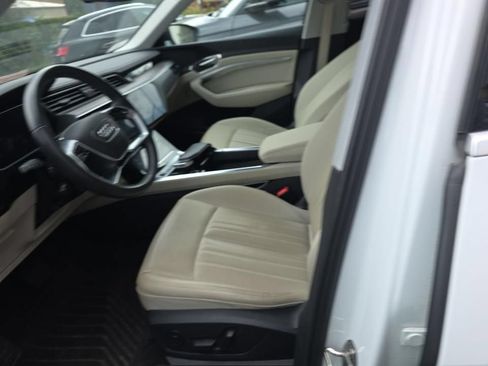Used 2024 Audi Q8 e-tron Premium Plus w/ Premium Plus Package AWD/4WD image 6