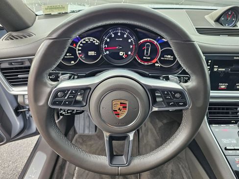 Used 2018 Porsche Panamera 4 image 17