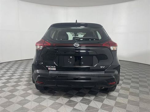 Used 2021 Nissan Kicks SV FWD image 6