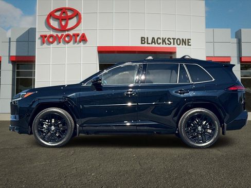 Certified 2026 Toyota RAV4 XSE w/ Panoramic Sun Roof Package AWD/4WD image 6