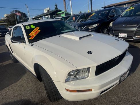 Used 2006 Ford Mustang Coupe image 1