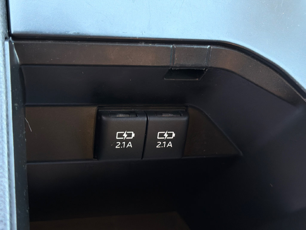 Used 2020 Toyota Camry LE FWD image 30
