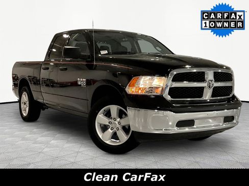 Used 2024 RAM 1500 Classic SLT AWD/4WD image 3