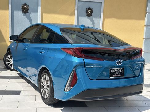 Used 2022 Toyota Prius Prime XLE image 4