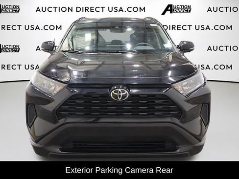 Used 2021 Toyota RAV4 LE image 3