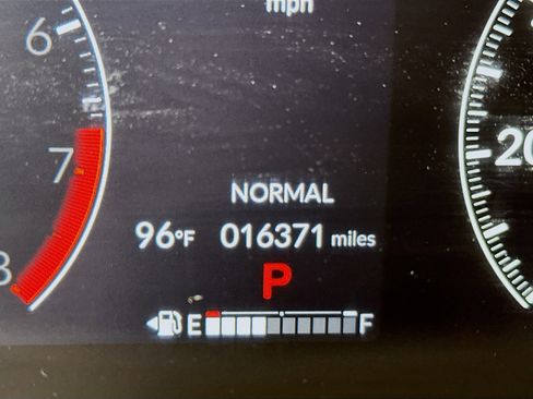 Used 2025 Honda HR-V LX image 19