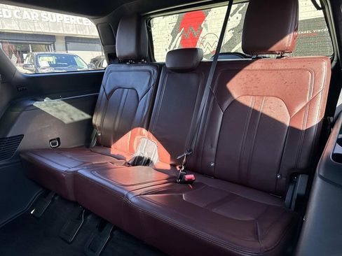 Used 2023 Ford Expedition Limited image 15