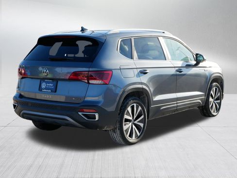 Certified 2022 Volkswagen Taos SE w/ Panoramic Sunroof Package image 7