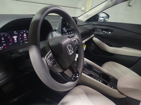Certified 2025 Honda Accord SE image 15