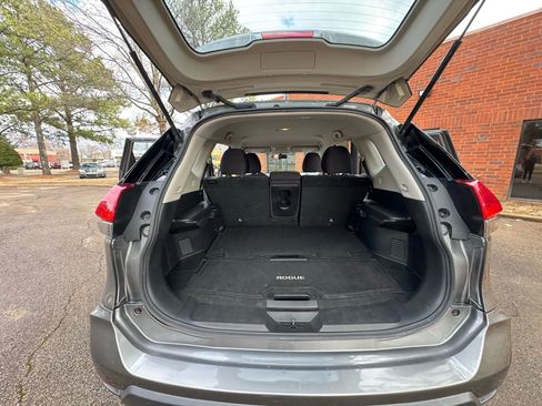 Used 2017 Nissan Rogue S image 23
