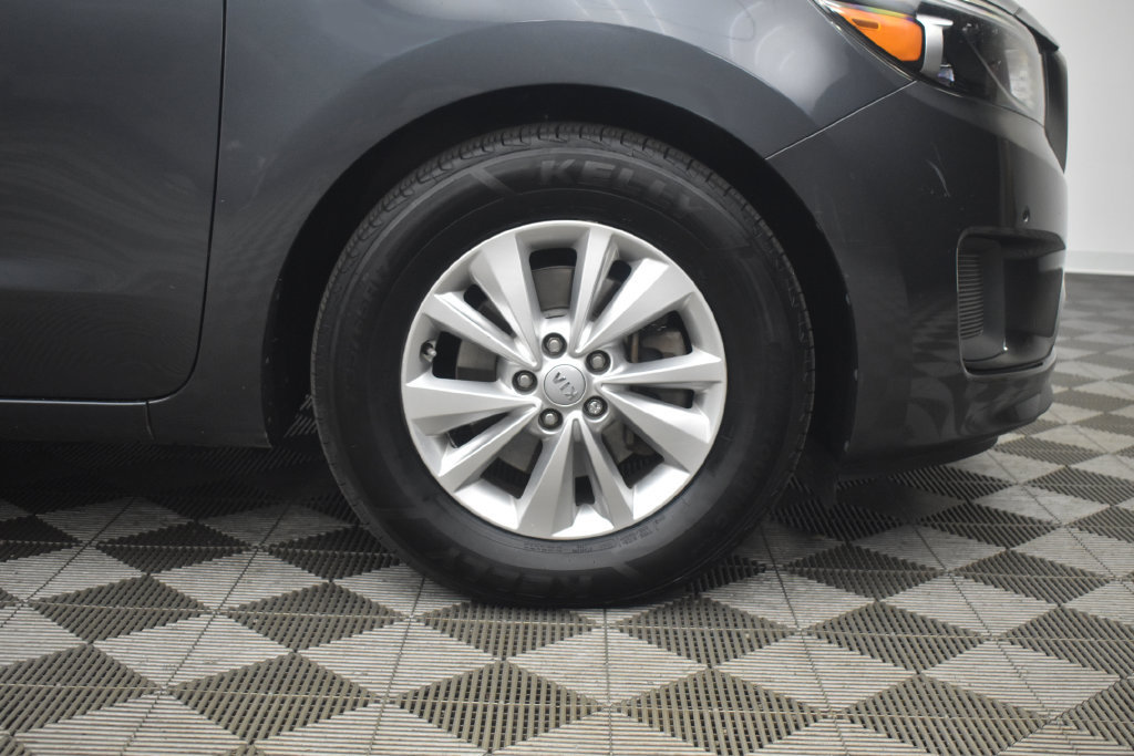 Used 2017 Kia Sedona LX w/ LX Essentials Premium Package FWD image 25