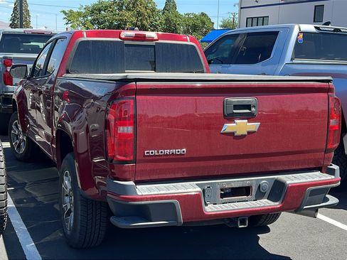 Used 2017 Chevrolet Colorado Z71 AWD/4WD image 2
