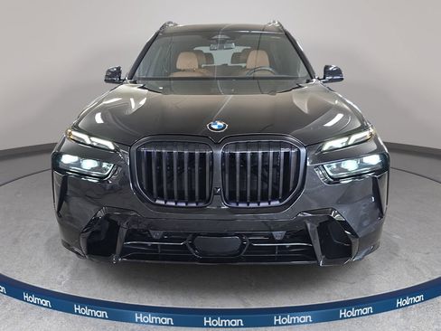 Used 2026 BMW X7 xDrive40i w/ M Sport Package AWD/4WD image 3