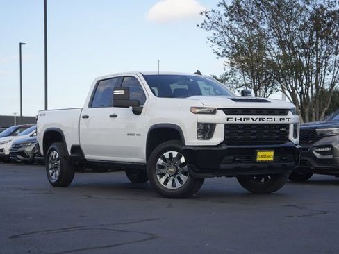 Used 2023 Chevrolet Silverado 2500 Custom w/ Custom Value Package image 2