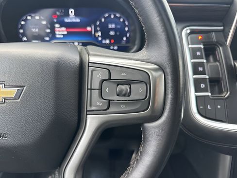 Used 2022 Chevrolet Suburban LT image 19