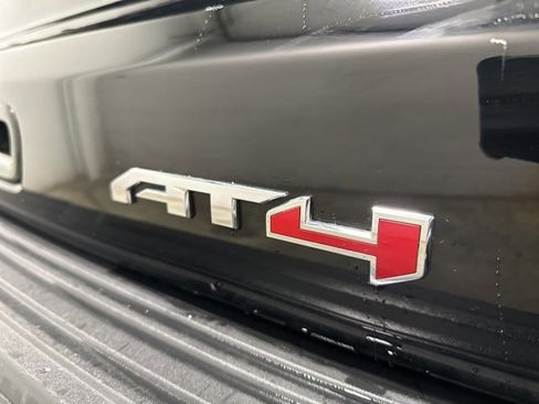 Used 2022 GMC Yukon XL AT4 image 38