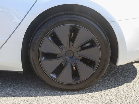 Used 2025 Tesla Model 3 Long Range RWD image 10