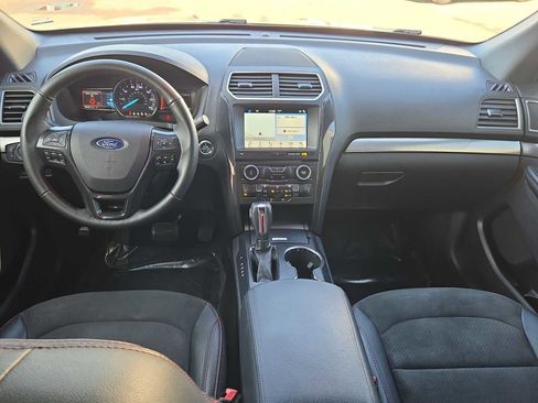 Used 2018 Ford Explorer XLT w/ Equipment Group 202A image 16