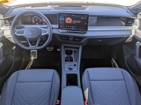 New 2026 Volkswagen Tiguan SE R-Line FWD image 19