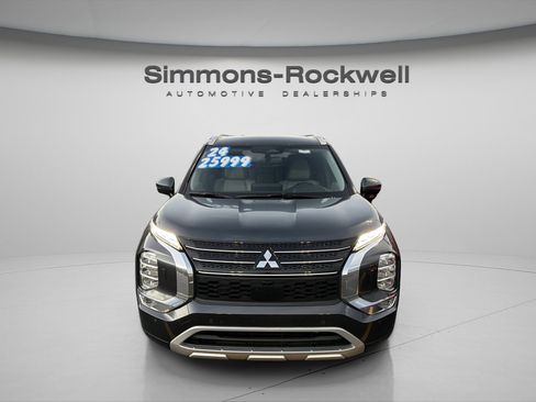 Used 2024 Mitsubishi Outlander SEL image 2