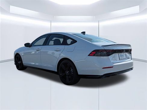 Used 2025 Honda Accord Sport image 7