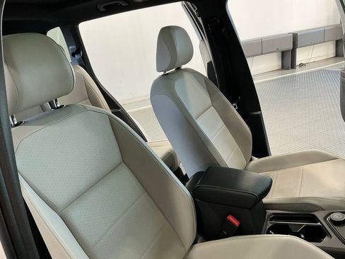 Used 2021 Volkswagen Tiguan SE R-Line image 19