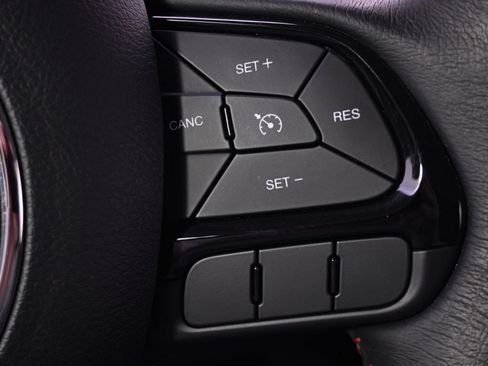 Used 2022 Jeep Renegade Trailhawk AWD/4WD image 36