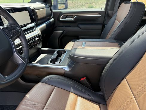 Used 2024 Chevrolet Silverado 3500 High Country w/ High Country Premium Package AWD/4WD image 28