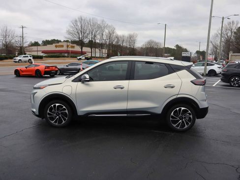 Used 2022 Chevrolet Bolt EUV Premier w/ Sun & Sound Package image 8