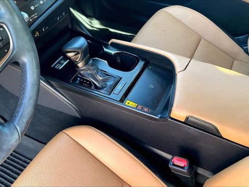 Used 2024 Lexus ES 350 w/ Premium Package image 15