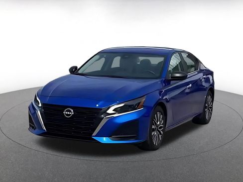 Used 2025 Nissan Altima 2.5 SV image 4