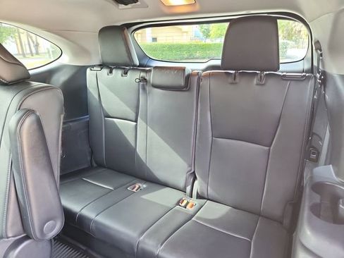 Used 2021 Toyota Highlander Platinum FWD image 10