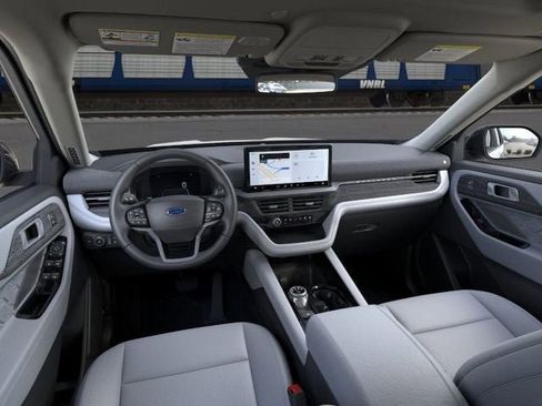 New 2026 Ford Explorer Platinum w/ LUX Leather Package AWD/4WD image 9