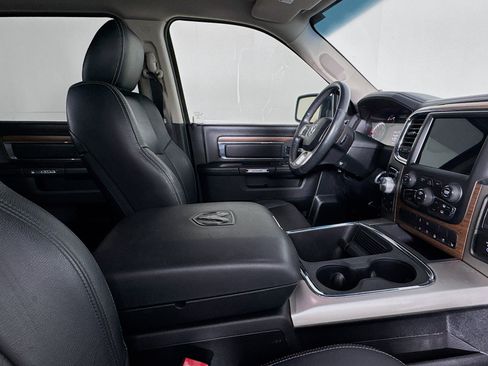 Used 2018 RAM 1500 Laramie w/ Convenience Group image 28