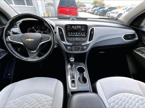 Used 2018 Chevrolet Equinox LT w/ Sun & Infotainment Package image 16